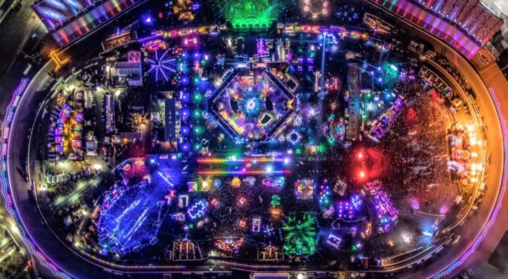 The Jaw Dropping Stages Of Edc Las Vegas 16 Event Review Raverrafting