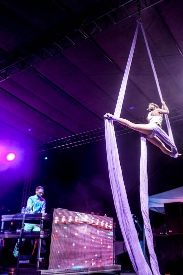 aerial_dancing_SB