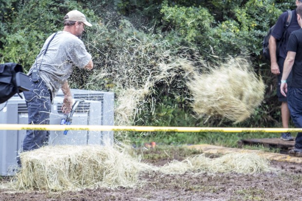 photos-of-the-mud-soaked-mess-that-was-tomorrowworld-2015-body-image-1443535338